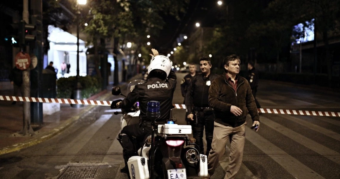 Συνέλαβαν φίλο του Μαζιώτη για την επίθεση στην Ελληνοαμερικανική Ένωση